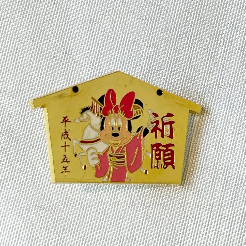 Minnie Mouse Disney 2003 Tokyo Disney Store Pin